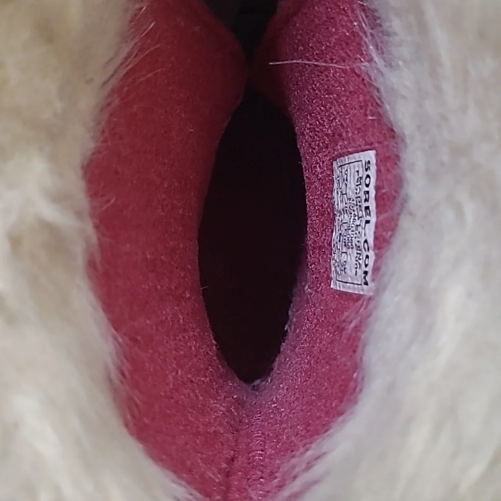 Sorel Gray and Pink Faux Fur Winter Bootsfor women zise‎ 3 used good condition.